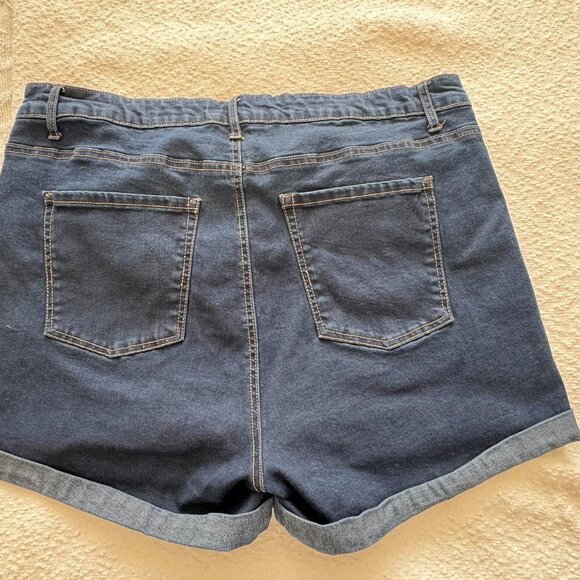 Denim cuffed shorts size 18 DO NOT BUY - Picture 2 of 3